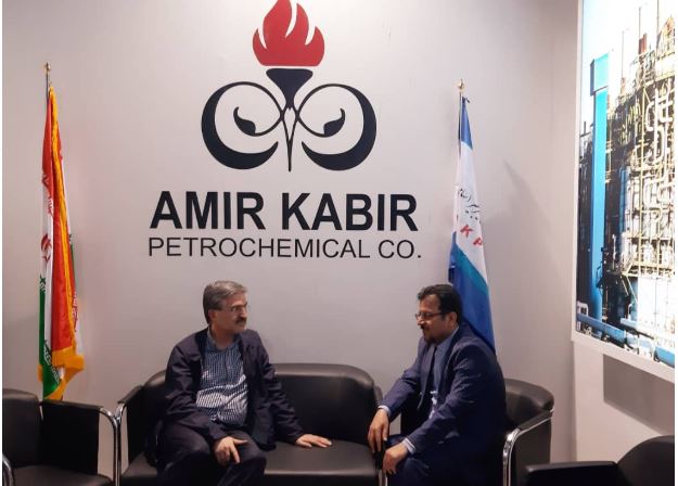 حضور  مدیرعامل محترم بانک رفاه  در غرفه پتروشیمی امیرکبیر در بیست و چهارمین نمایشگاه بین المللی نفت، گاز،پالایش و پتروشیمی  ایران